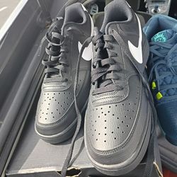 Nike Courts Visions  10 1/2