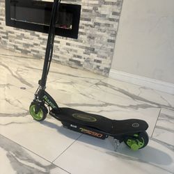  ⸻  Razor Power Core 90 – Patinete Eléctrico para Niños / Jóvenes