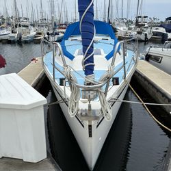 1991 Hunter Masthead sloop
