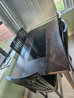 Free Dining room table