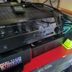 Yamaha RX-V675 Receiver With Remote