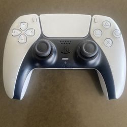 playstation controller and headphones 