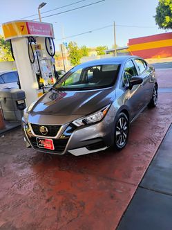 NISSAN VERSA BEAUTIFUL LOW MILEAGE
