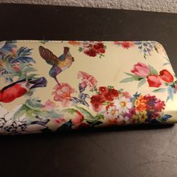 GORGEOUS NEW Loveshe Satin Bird & Floral Print 8" Zip Around Wallet.
