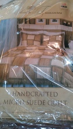 Twin suede quilt and sham