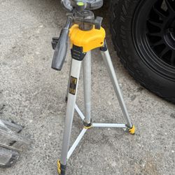 Dewalt Tripod 