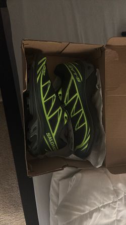 Salmon XT-6 Size 11 Black/green 