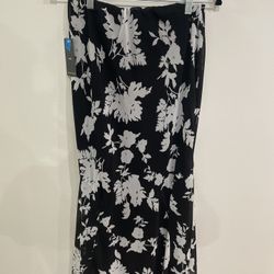 NWT New York Clothing company floral black fitted flare Skirt Size Medium Polyes