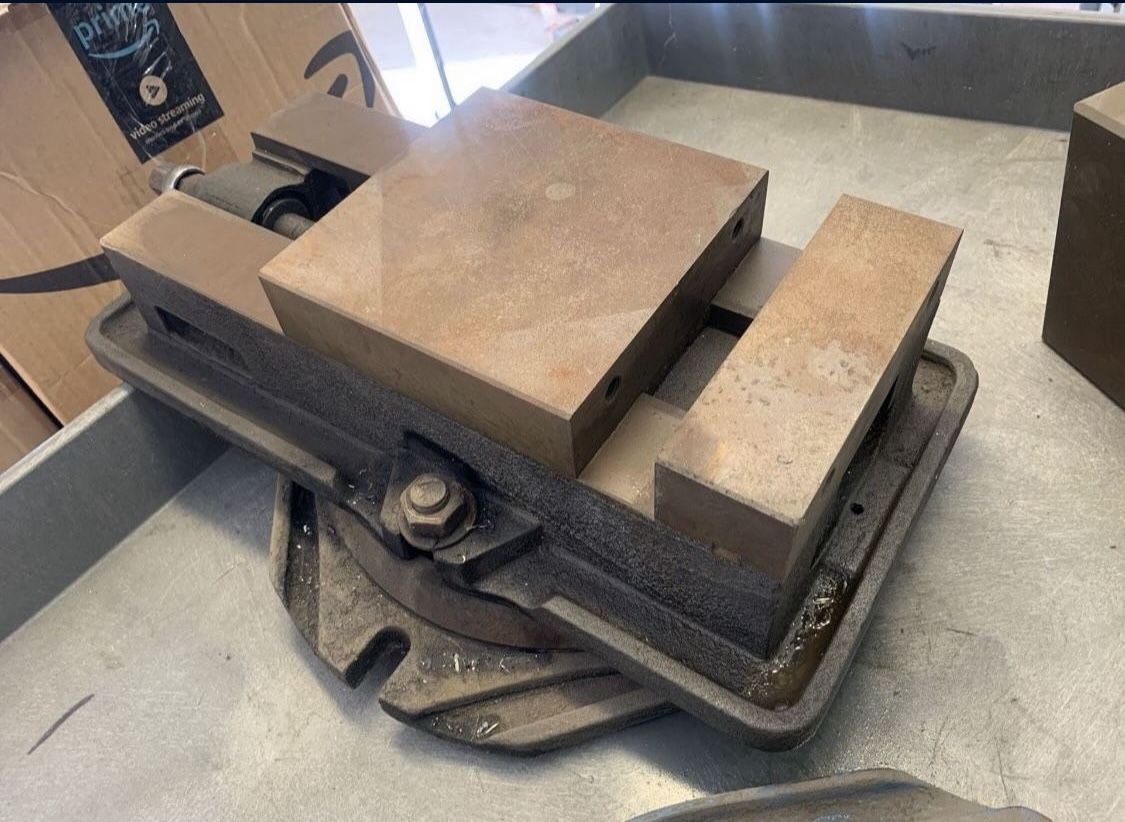 MILLING MACHINE 6” VISE / SWIVEL