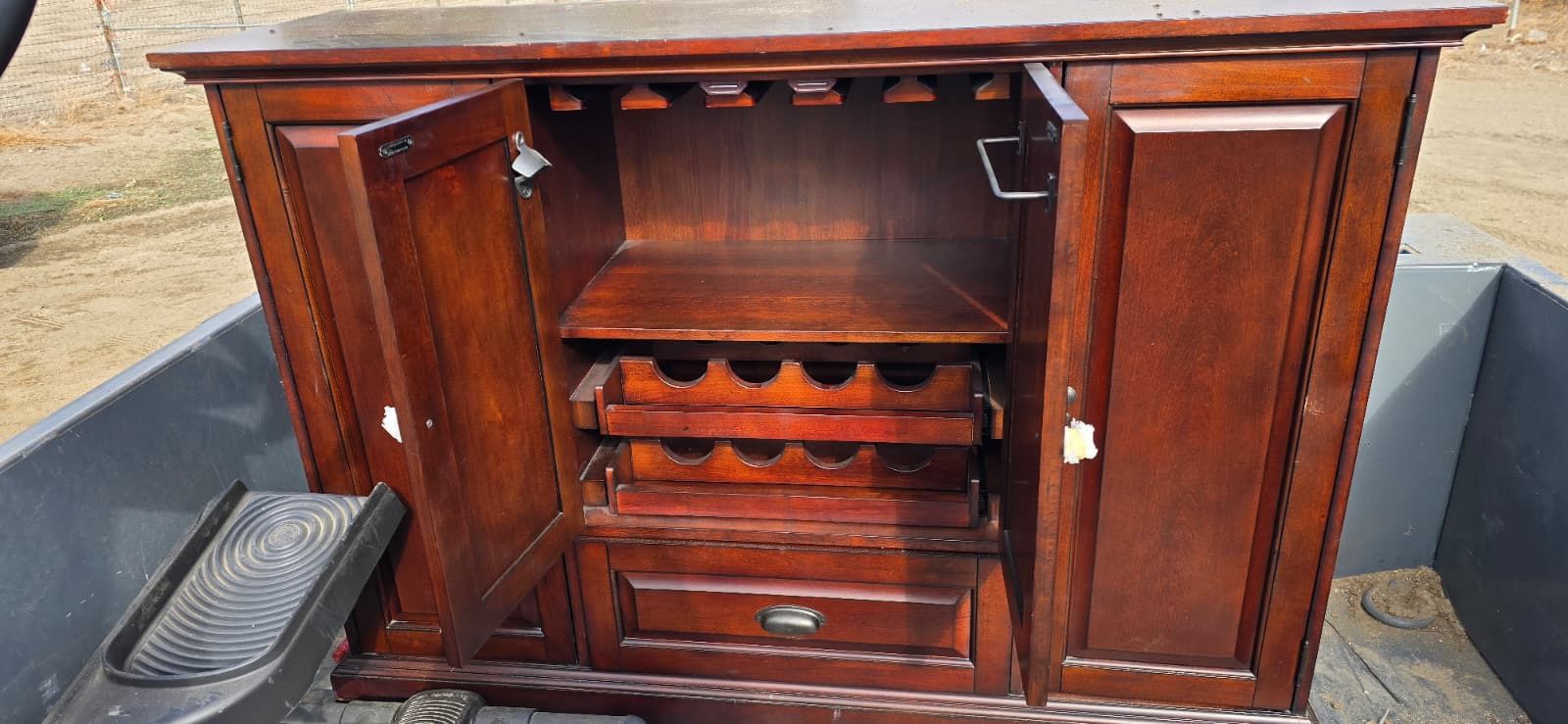 Furniture for wines and glasses (wine Rack)