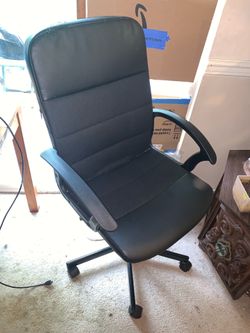 Height-Adjustable Desk Chair w/Wheels