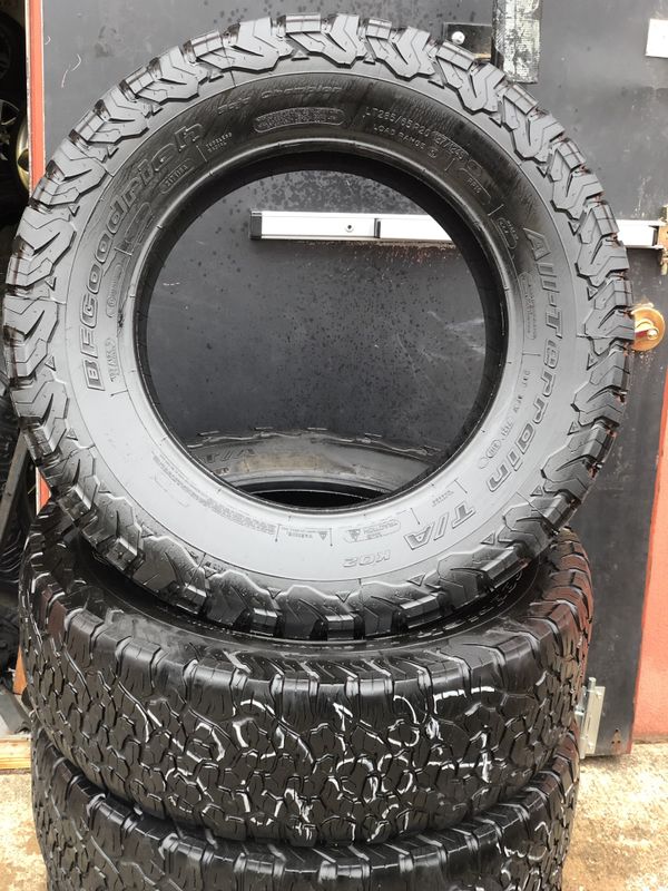 285/65/20 used tire LT 10PLY A/T BF Goodrich only one good decent tire ...