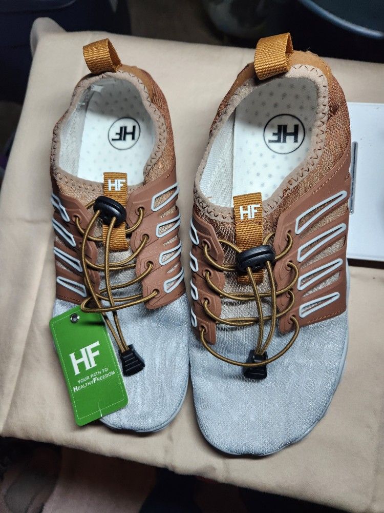 HIKE FOOTWEAR