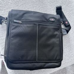 Kswiss Laptop Shoulder Bag 