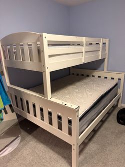 Twin/Full bunk bed