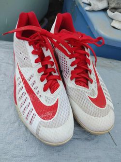 MENS RED & WHITE NIKE SNEAKERS SIZE:11