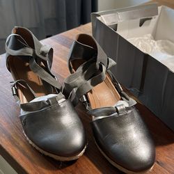 VIONIC Katelyn Metallic Pewter Wedge sandal