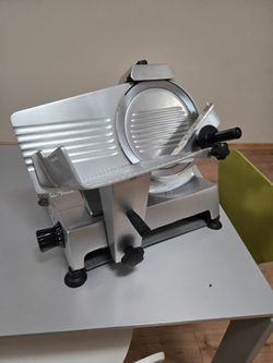 Meat slicer