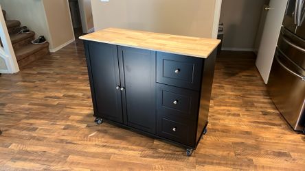 Cabinet on wheels
