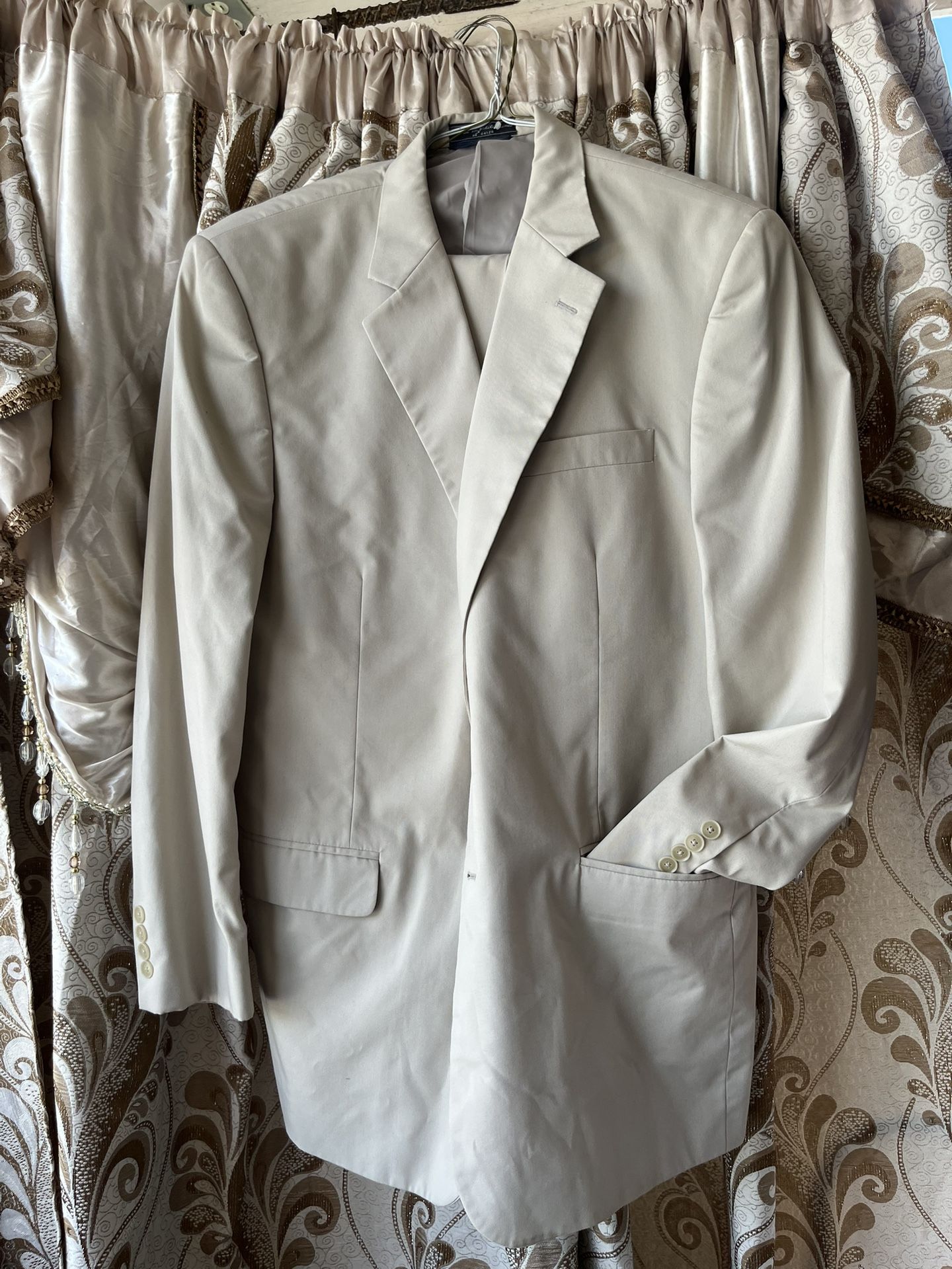 Men’s Suit