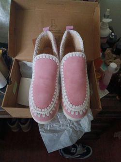 Bearpaw pink suede