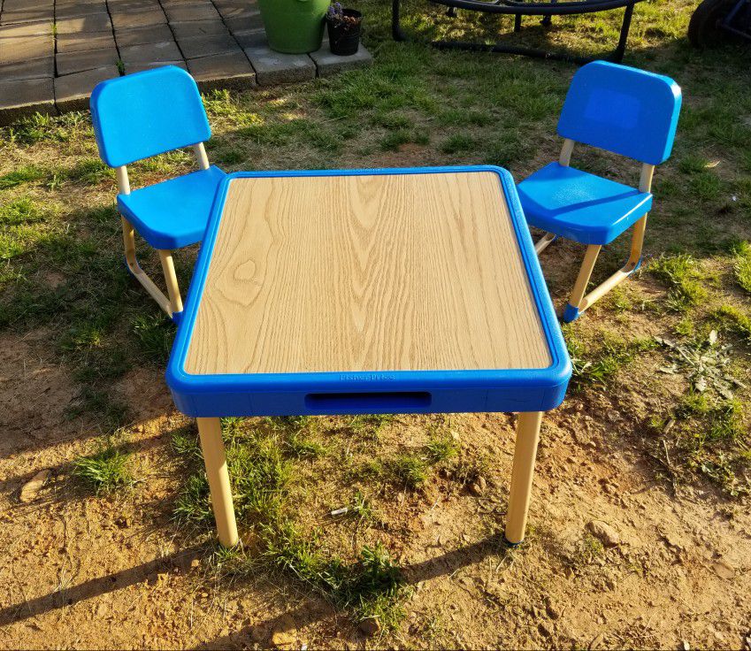 Rare! Vintage 1985 Fisher Price Table And Chairs Set 