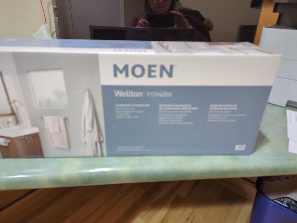 Moen Bath Accessory Kit