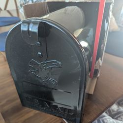 New Galvanized Steel Mailbox 