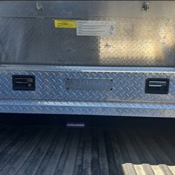 Truck tool box husky