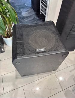 QSC kw153 powered speakers and KW181 Subwoofer