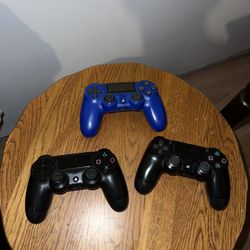 PS4 Controllers 