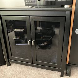 Audio/visual component storage cabinet