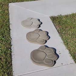 Dog Paw Stepping Stones 
