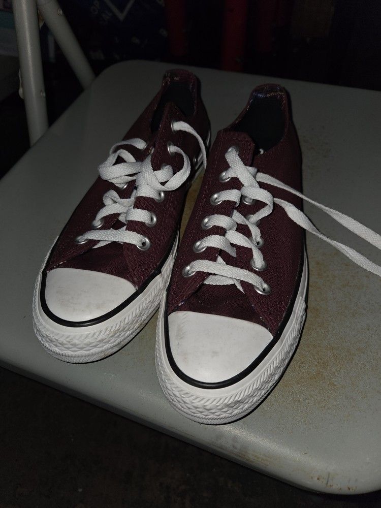 Women's Converse Size 8