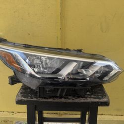 2020-2023 NISSAN SENTRA RH HEADLIGHT OEM