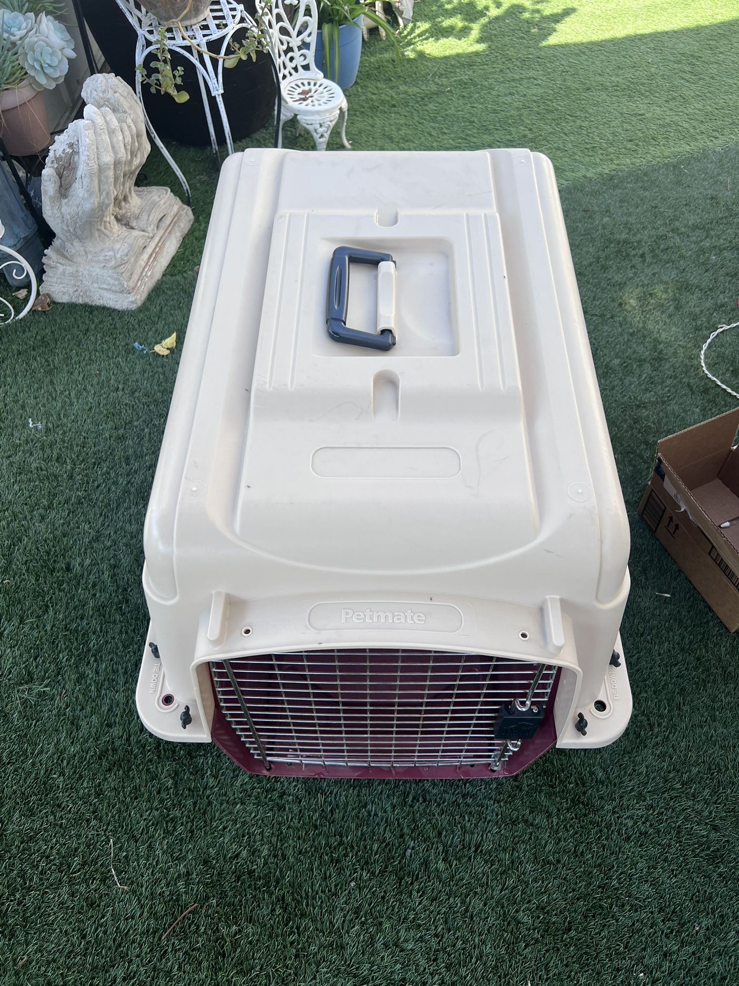 Petmate Pet Porter Traditional Travel Dog Kennel Portable Plastic Carrier, Small to Medium 28" for Dogs 20-30 lb, Gray
