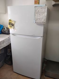 ❄️ Nice LG Refrigerator – Good Working Condition ❄️