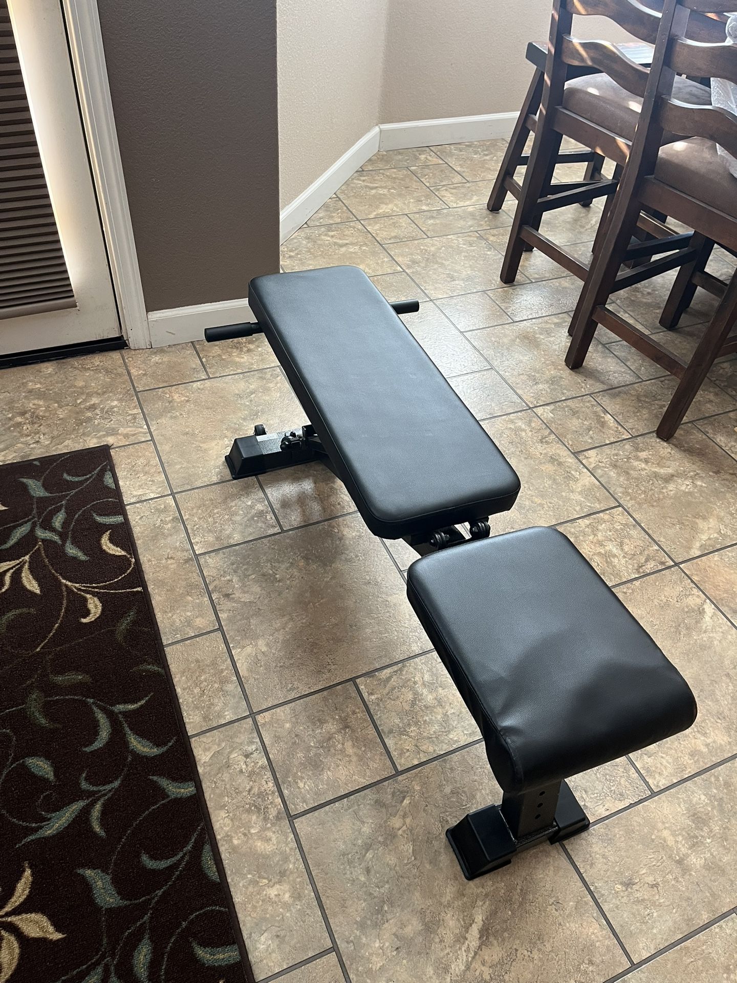 Adjustable weight bench