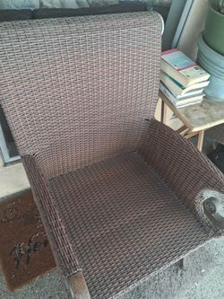 Brown Wicker Outdoor Patio Chair
