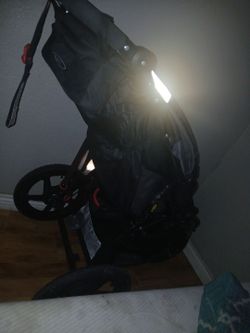 Three wheel stroller