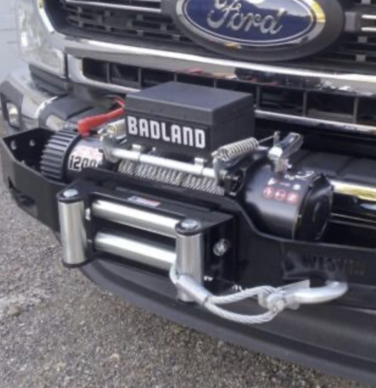 12,000 Lbs BADLAND Winch NEW IN BOX! (please read the "Entire