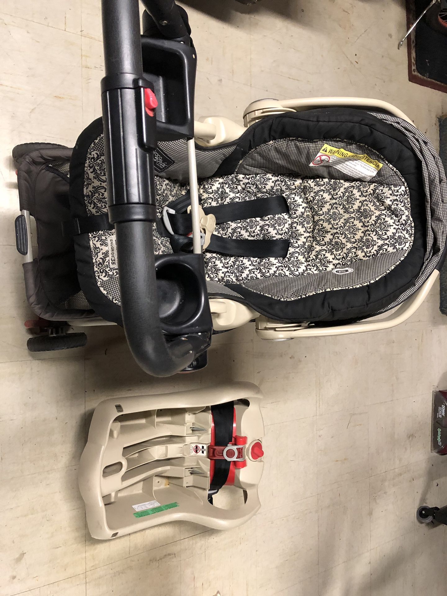 Graco snugride 35 infant car seat and stroller