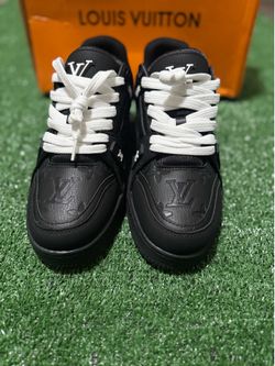 | L-V | black shoes
