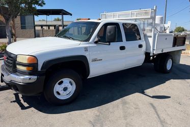 2006 GMC Sierra 3500 Regular Cab & Chassis