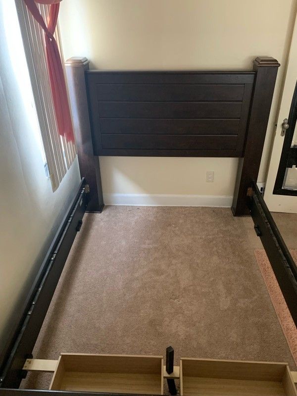Queen Size Bed With Mattress