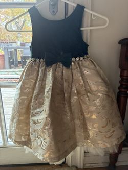 Girls 4T Christmas Dresses