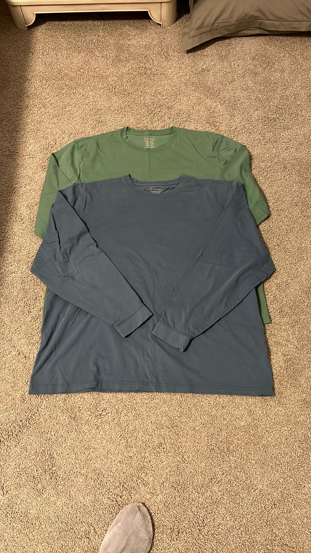 Long-sleeve T-shirts (2)