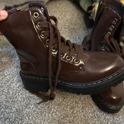 Brand New Brown, Sugar Boots Sz 6