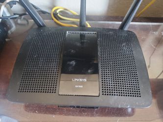 LINKSYS EA7500 WiFi Router and wifi extendor