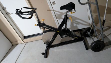 LeMonde fitness cycle